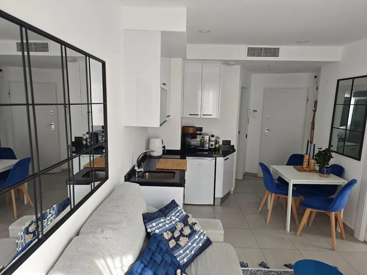 Centrico Apartamento Nogalera 토레몰리노스 아파트