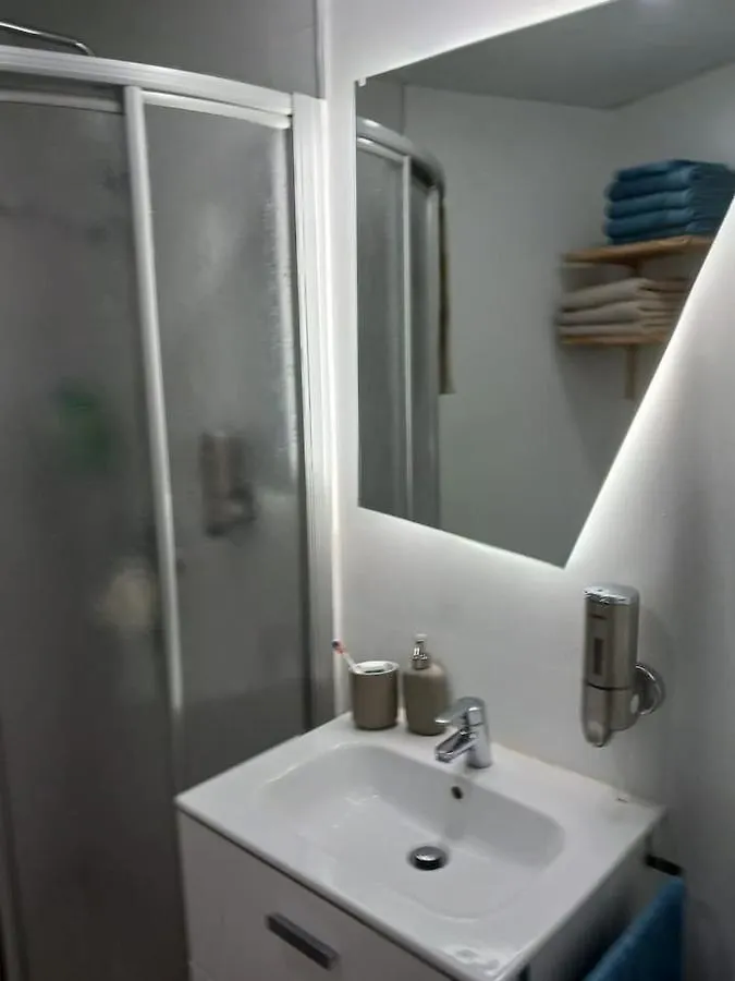 Centrico Apartamento Nogalera 토레몰리노스 아파트